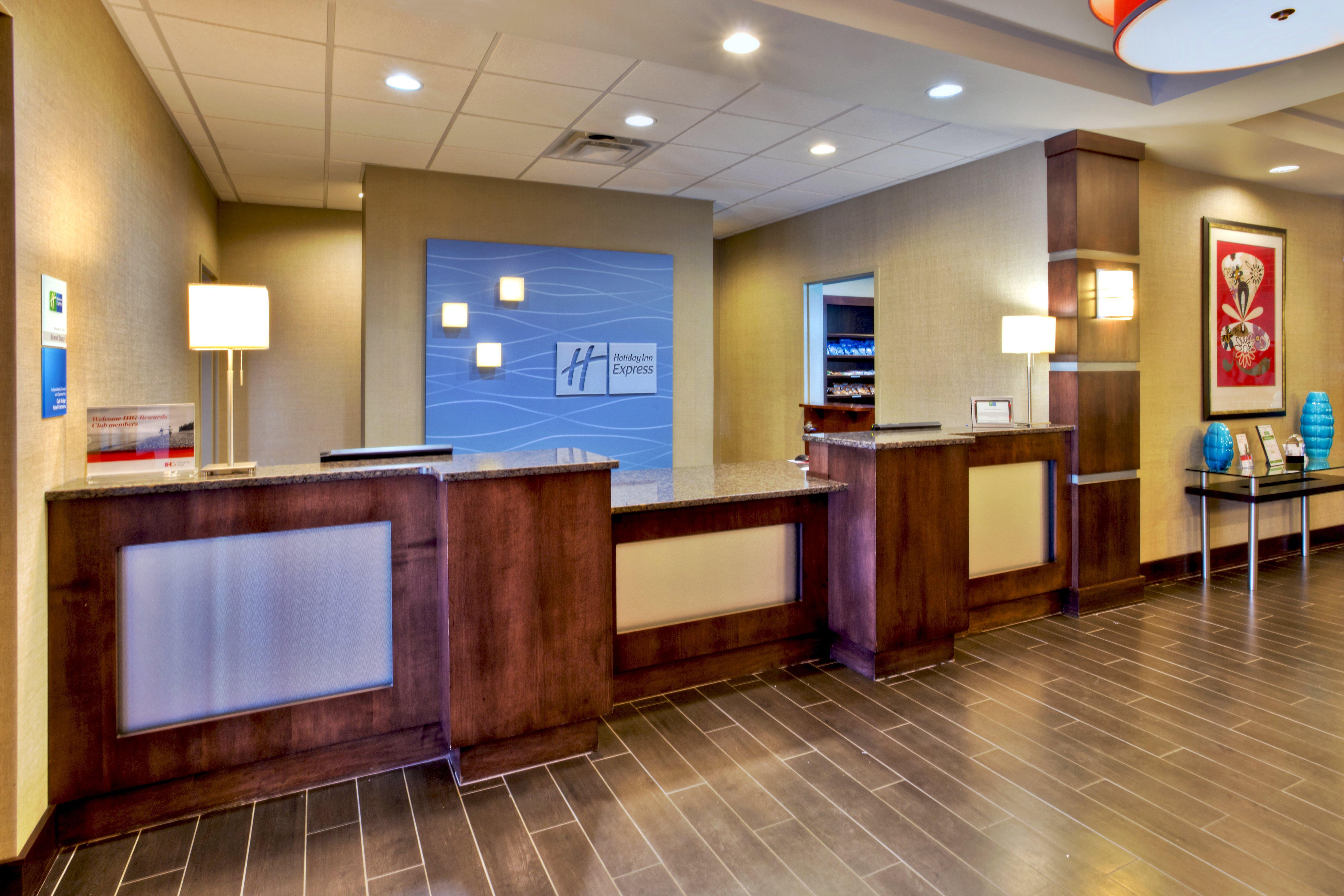 Holiday Inn Express & Suites Oak Ridge By Ihg Bagian luar foto