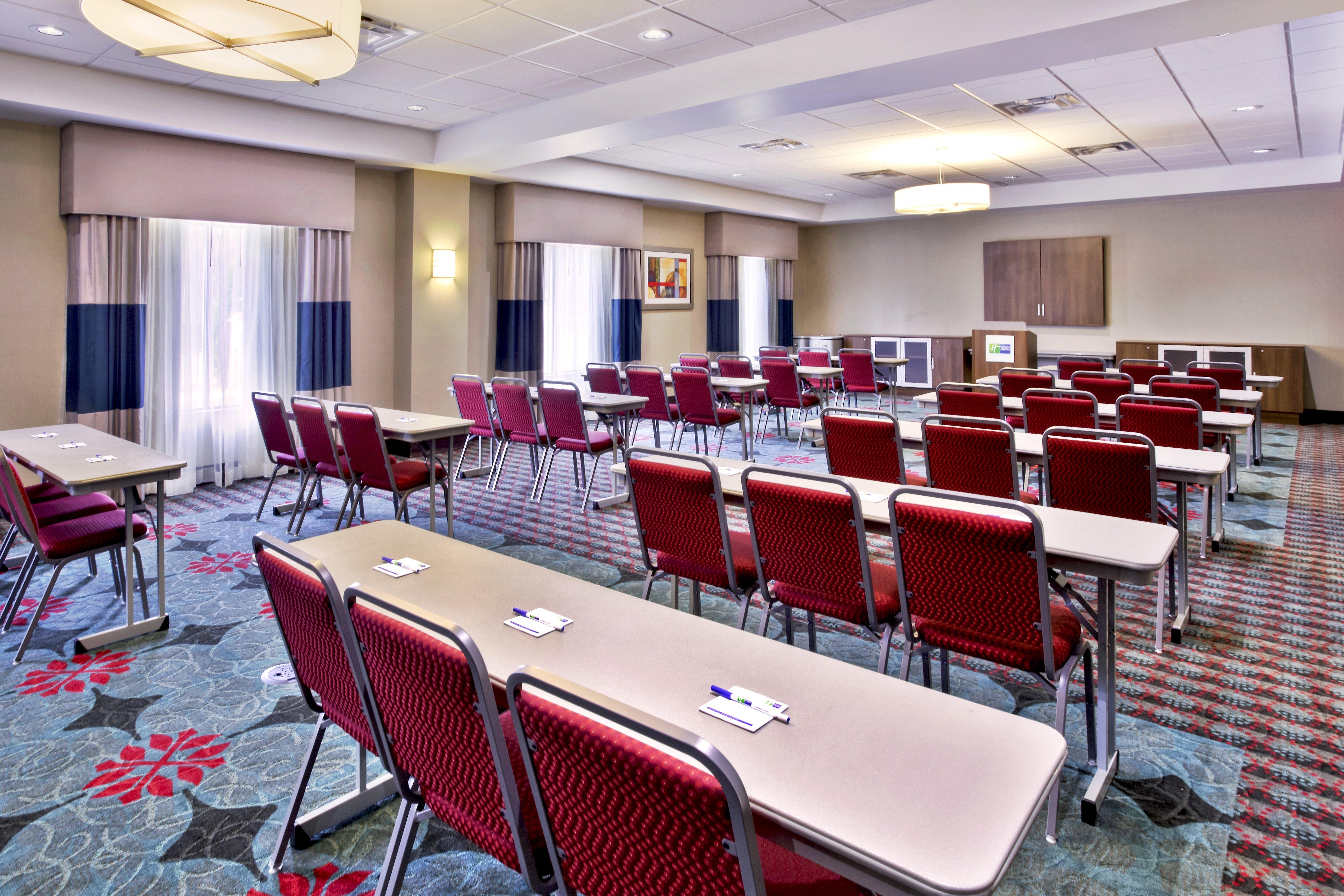 Holiday Inn Express & Suites Oak Ridge By Ihg Bagian luar foto